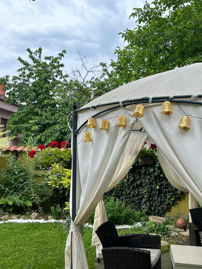 קומאנובו Lux Garden Home D מראה חיצוני תמונה